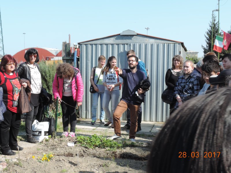 Visita agli orti di quartiere in via di Saliceto